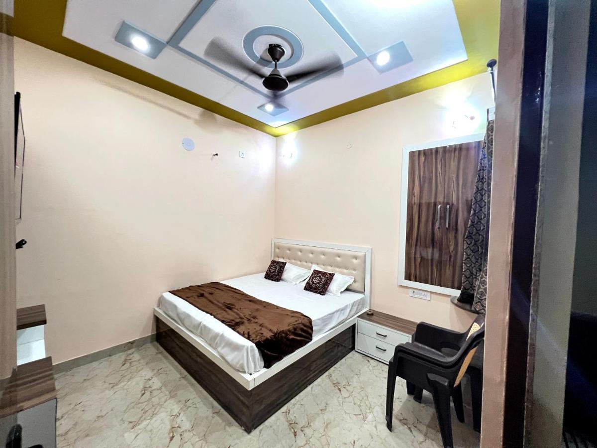 The Orchid Villa Homestay - Walkable Distance From Taj Mahal อัครา ภายนอก รูปภาพ