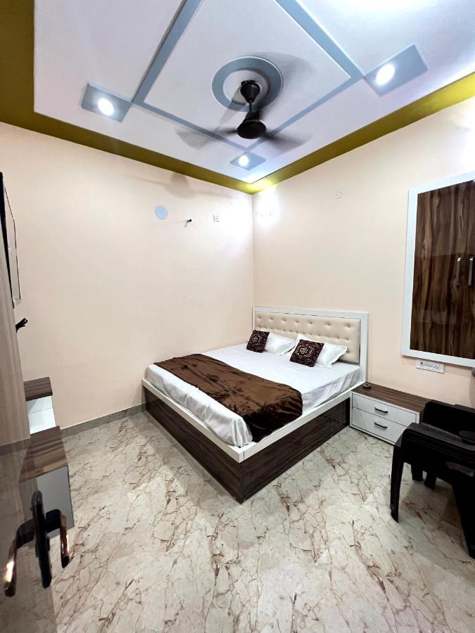 The Orchid Villa Homestay - Walkable Distance From Taj Mahal อัครา ภายนอก รูปภาพ
