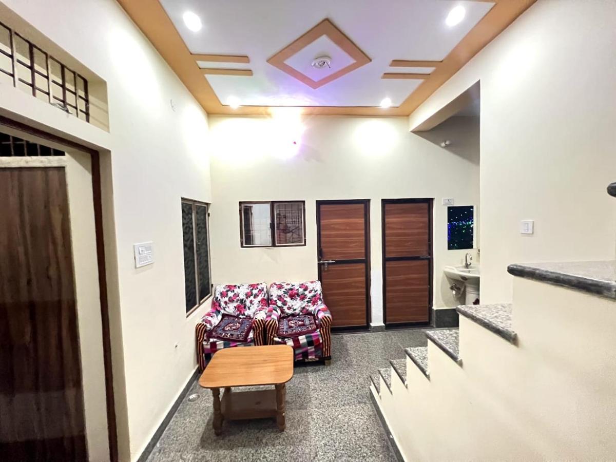 The Orchid Villa Homestay - Walkable Distance From Taj Mahal อัครา ภายนอก รูปภาพ
