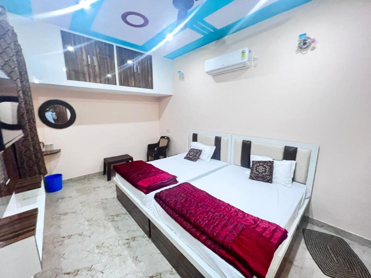 The Orchid Villa Homestay - Walkable Distance From Taj Mahal อัครา ภายนอก รูปภาพ