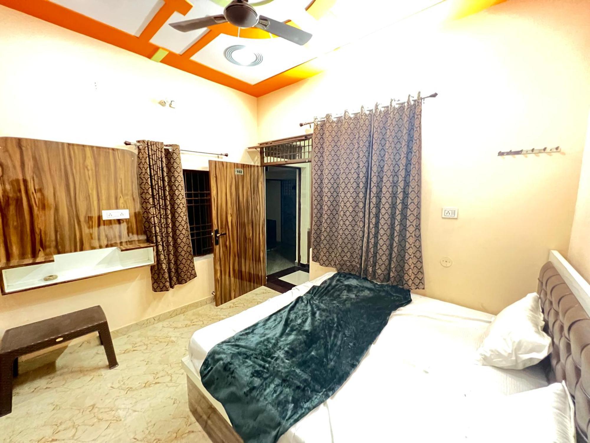 The Orchid Villa Homestay - Walkable Distance From Taj Mahal อัครา ภายนอก รูปภาพ